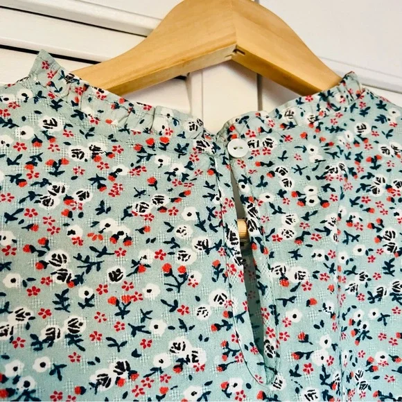 Floral Sleeveless Top - Picture 7 of 10